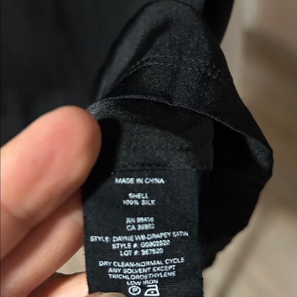 Theory Silk V- neck black blouse short sleeve size P - Picture 6 of 6